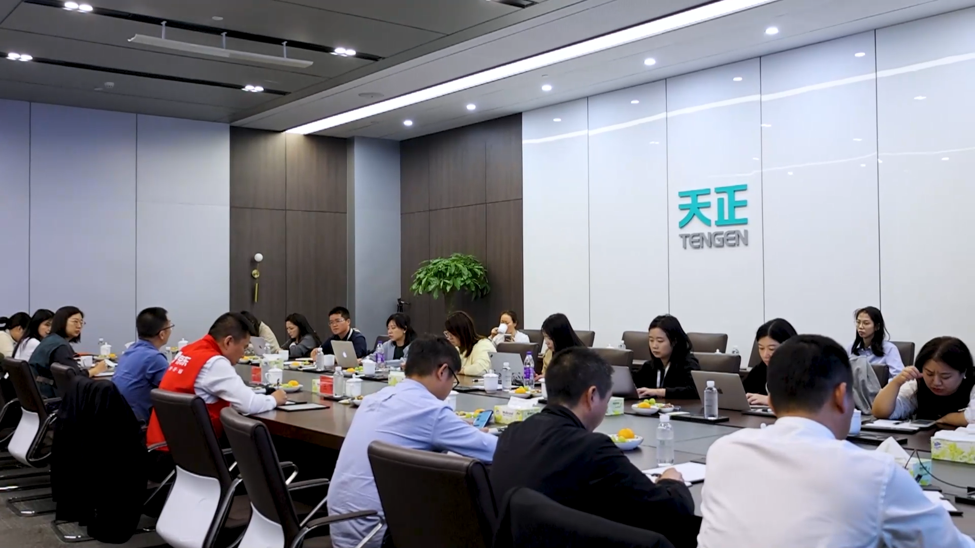 京东工业走进z6尊龙官方，探访产业数智化之路！